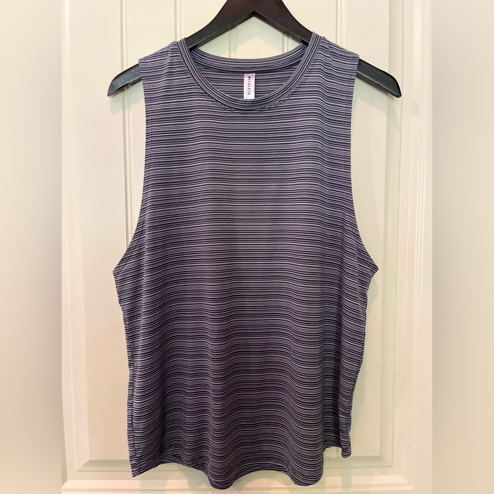 Athleta Active Top Ladies Size Large EUC Bluish Gray Striped Lightweight Layerin